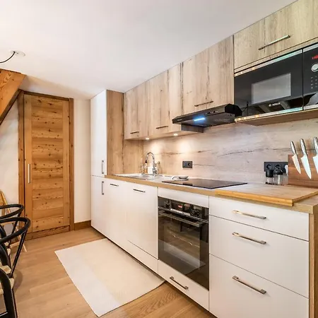 Apartament Celosia - By Emerald *