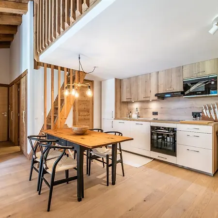 Apartment Celosia - By Emerald Chamonix