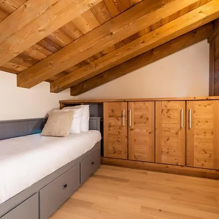 Celosia - By Emerald Apartment Chamonix
