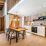 Apartment Celosia - By Emerald Chamonix