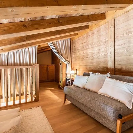 Celosia - By Emerald Apartment Chamonix
